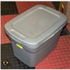 Image 1 : BUNDLE OF 4 STERILITE STORAGE TOTES WITH