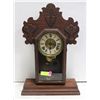 Image 1 : ANTIQUE GINGERBREAD MANTLE CLOCK INGRAHAM