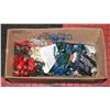 Image 1 : BOX W/ VARIOUS CHRISTMAS LIGHTS & ORNAMENTS