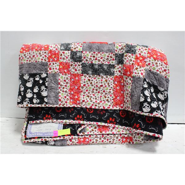 KING SIZE SKULLS & PAWS PRINT PATCHWORK THICK