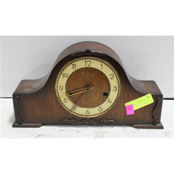 ESTATE WIND UP KEY WOUND VINTAGE MANTLE CLOCK