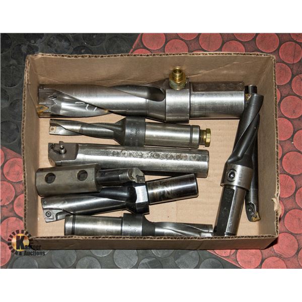FLAT OF DRILL CHUCKS/ DRILL SLEEVES.