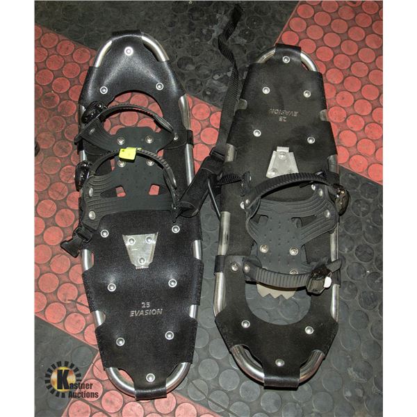 PAIR OF EVASION SNOWSHOES SIZE 25