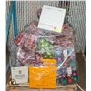 Image 1 : PALLET OF CHRISTMAS DECOR, ORNAMENTS AND MORE