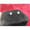 Image 2 : 10kt White Gold and Diamond Post Earrings Total Weight 0.6 Grams 