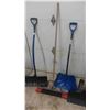 Image 3 : 4 Snow Shovels , 1 Snow Large Scoop Shovel , 1 Push Broom 