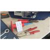 Image 3 : Framing Hammer, Tin Snips, Sockets 3/8'', Tool Box 