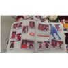 Image 8 : 1982 Hockey Sticker Album Complete with All Stickers and Hockey Cards 