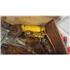 Image 8 : Magnet, Slow Reflector, Leather Repair Kit, Hydraulic Jack, Pipe Wrench & 