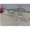 Image 3 : Fiesta : Cream and Sugar with Lids and Tray , Salt and Pepper 