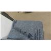 Image 2 : 5 U-Haul Moving Blankets 
