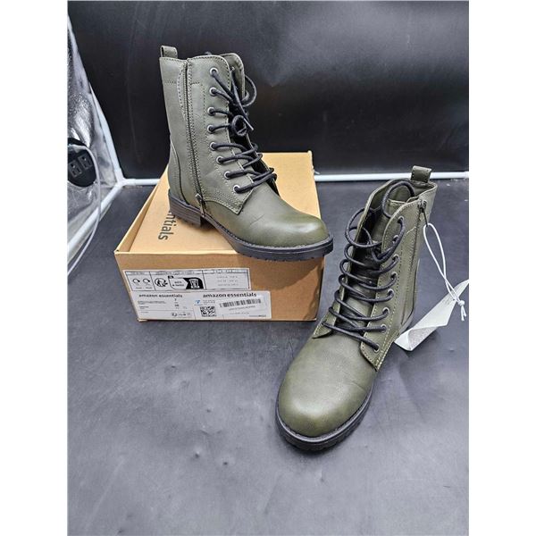 Amazon Essentials Women's Boots (size 7) Combat Boot, Green