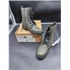Image 1 : Amazon Essentials Women's Boots (size 7) Combat Boot, Green