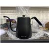 Image 3 : Fooikos black electric kettle with precise temperature control