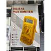 Image 1 : Digital handheld multimeter
