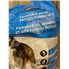Image 2 : Kirkland Salmon & Sweet Potato Formula Dog Food 34.9lbs