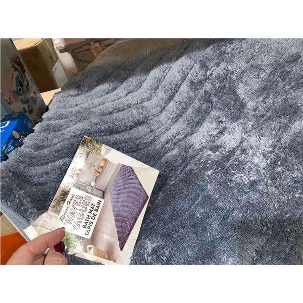 Riviera Home Waves Grey Plush Bath Mat