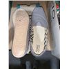 Image 3 : Toms Classic Canvas Shoe Women's (size 9)