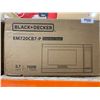 Image 2 : BLACK+DECKER EM720CB7 Digital Microwave Oven with Turntable Push-Button Door, Child Safety Lock, 700
