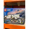Image 1 : Lego City Passenger Airplane (913pcs)