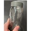 Image 2 : Beaver sealer jar - light purple tint