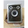 Image 2 : Ansco shur shot camera with wooden case