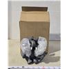 Image 6 : Elephant salt n pepper holder figurine, c/w salt n pepper shakers - new in box