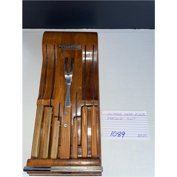 Vintage wear-ever carving set