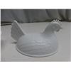 Image 3 : Milk glass hen on a nest (unusual beading)