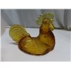 Image 3 : Raised amber rooster dish