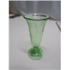 Image 2 : uranium glass vase