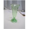 Image 3 : uranium glass vase
