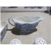 Image 4 : liberty blue gravy boat and salt and pepper shakers 6.5"