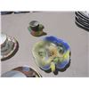 Image 8 : tea cups with plates