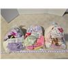 Image 9 : 3 Bags of assorted dolls clothes