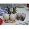 Image 2 : 7 sets salt and pepper shakers & misc.