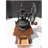 Image 2 : Cast metal manual coffee wind mill wheel coffee grinder
