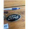 Image 3 : 2 Ford model T - rad emblems - original