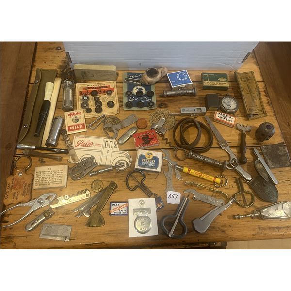 Large lot of vintage collectibles, see pictures