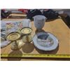 Image 2 : Japan plate, candle holders, table cloth, center pieces