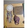 Image 1 : dream catcher, baskets, box