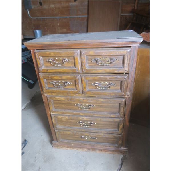 chest of drawers 33"x4ft