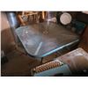 Image 2 : 34"x34" glass table