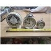 Image 1 : 3 alarm clocks w/ cracked or missing glass