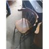 Image 3 : 2 oak chairs