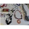 Image 4 : Lot of costume jewelry