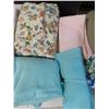 Image 3 : Misc lot (bed sheets, cover, fabric)