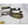 Image 5 : Lot of Antique Irons Including a Rare White Coleman Gas Iron