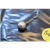 Image 3 : 1931 3 Pence pendant