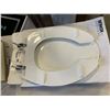 Image 8 : BOX OF TOILET SEATS, KOHLER AND OTHERS
